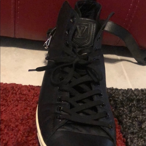 Louis Vuitton sneakers - Picture 2 of 4